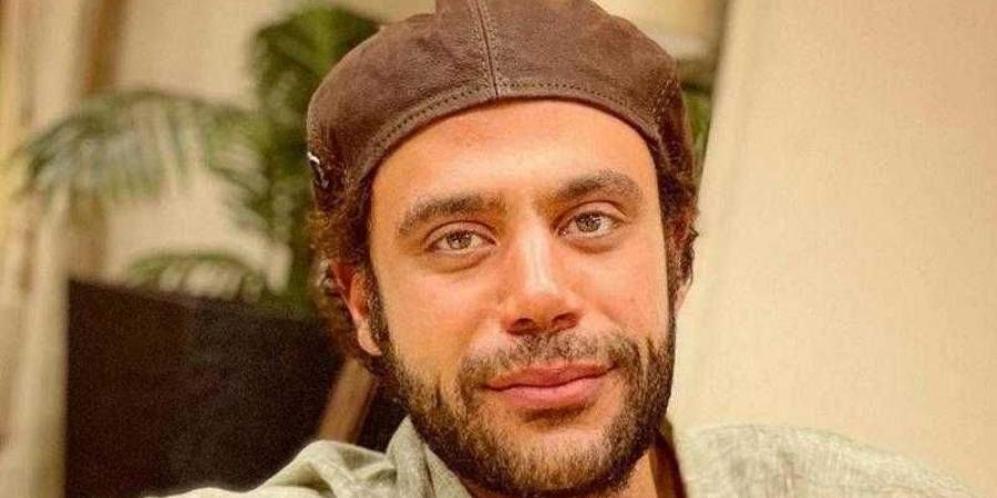 محمد عادل أمام يدعم لبنان - وكالة Mea News